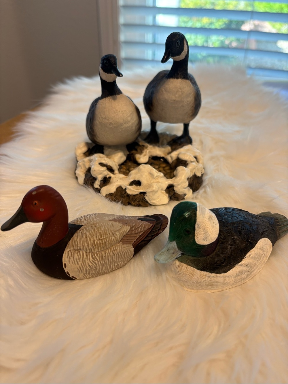 Vintage Hand-Painted Wooden Duck and Goose Figurine Set - Neutral, Green, Red